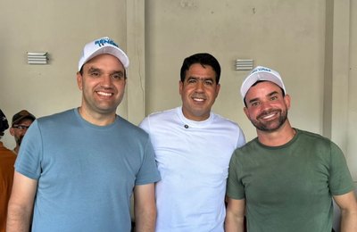 Vice-prefeito de Monteirópolis participa de adesivaço em apoio à pré-candidatura de Renan Filho ao governo