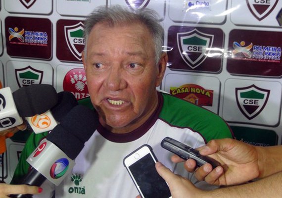Ex-atacante Freitas volta a comandar o ASA interinamente