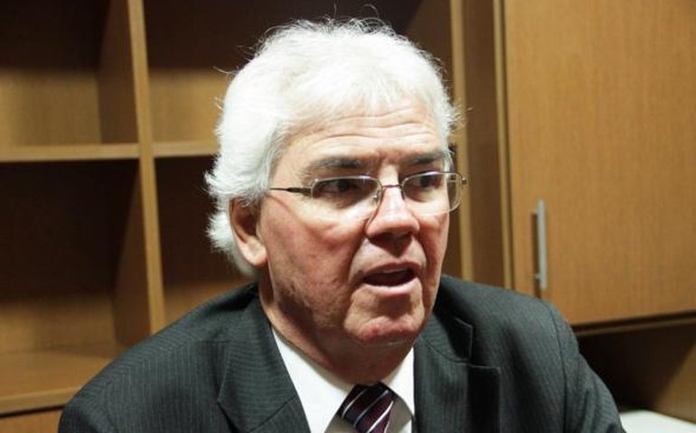 Sérgio Jucá ajuíza denúncia contra prefeito de São Luiz do Quintude