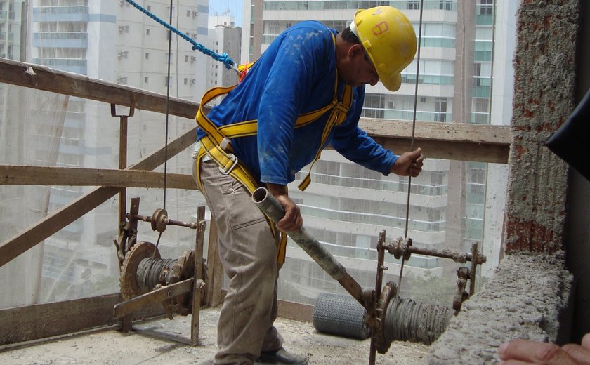 Trabalho escravo: construção civil lidera casos com 452 resgates