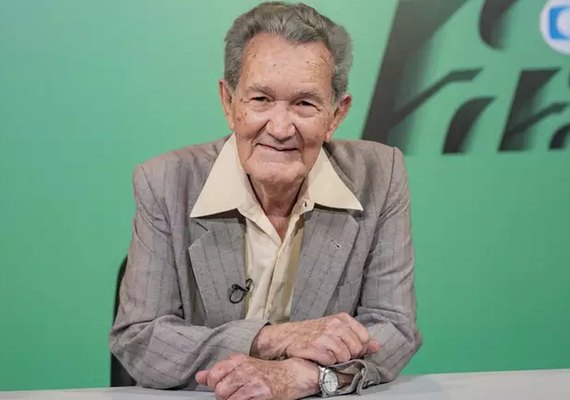 Léo Batista é internado em estado grave no Rio de Janeiro