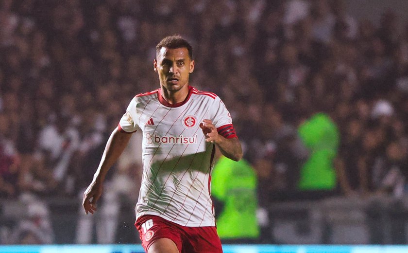 Internacional se impõe e complica Vasco no Brasileirão