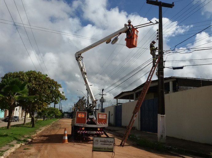 Ações Prefeitura de Maceió levam iluminação a diversas regiões da capital