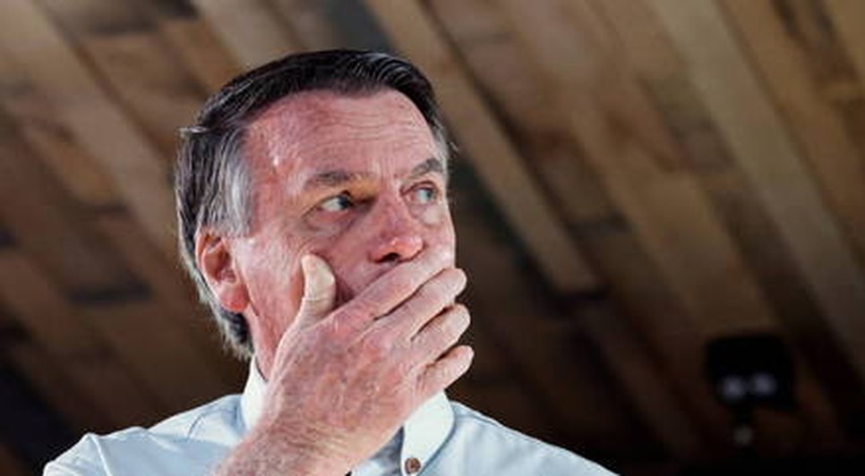 PF realiza buscas na casa de Bolsonaro e prende Mauro Cid por supostas fraudes