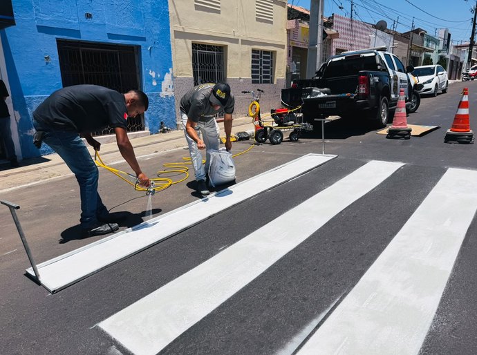 SMTT de Delmiro Gouveia investe em nova máquina para modernizar a sinalização viária