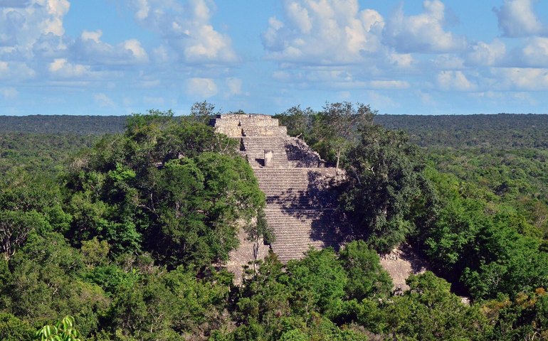 Descobrem em Belize túmulo de 1.600 anos do 1º governador de uma cidade maia (FOTOS)