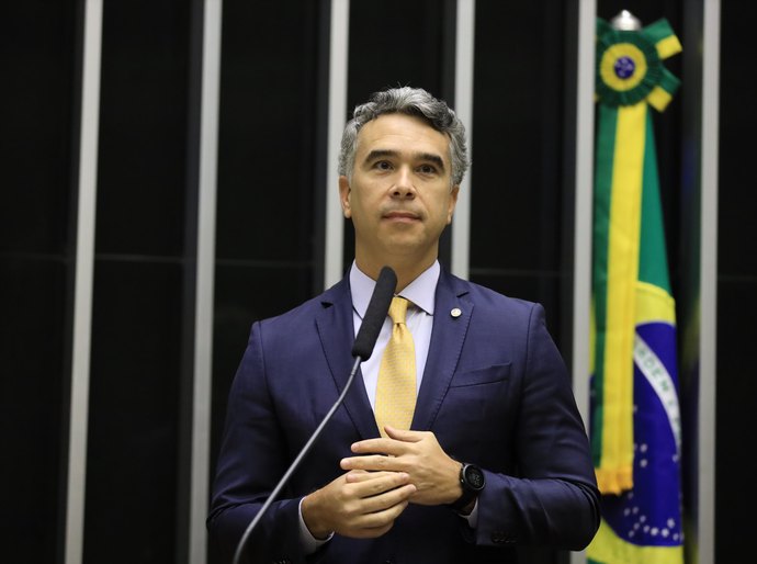 Deputado Rafael Brito pede isenção de taxa e novo novo cronograma do Enem para alunos do RS