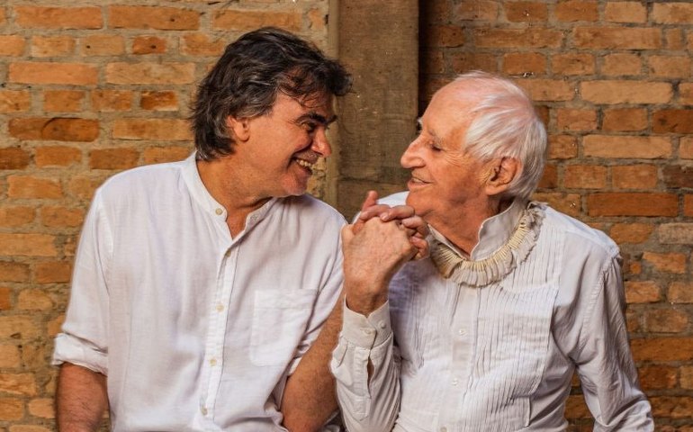 Após 35 anos juntos, Zé Celso e Marcelo Drummond oficializaram casamento; relembre cerimônia