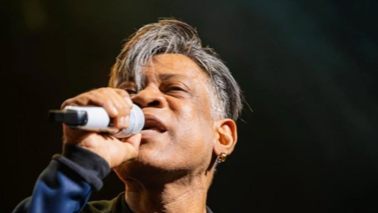 Quem era Rogério Valença, ex-vocalista do Calcinha Preta que morreu aos 55 anos