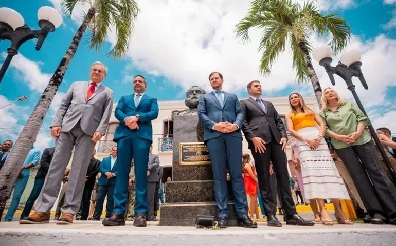 Governo de AL celebra 135 anos da Proclamação da República com transferência de sede para Marechal Deodoro