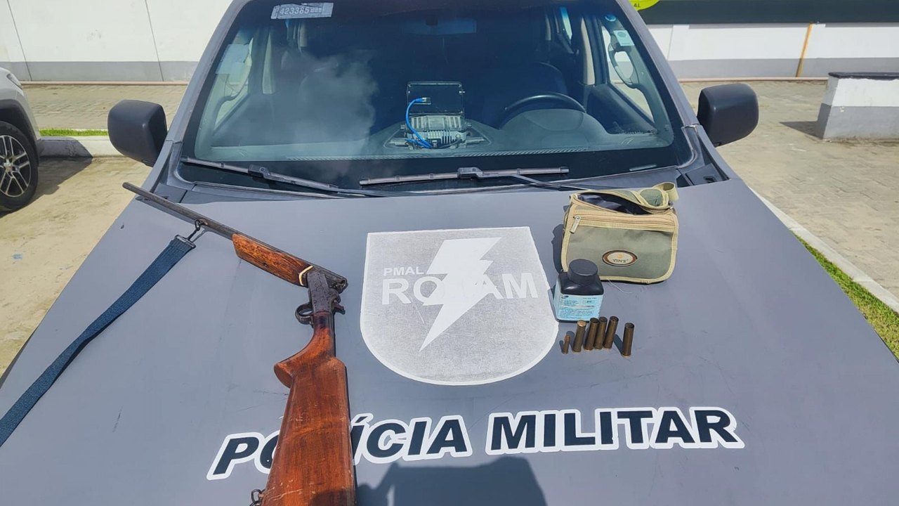 PM apreende 3 armas de fogo e combate desmanche irregular de motocicletas