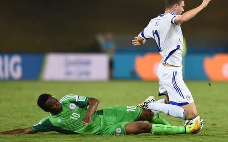 Nigéria bate a Bósnia e fica perto da classificação: 1 a 0