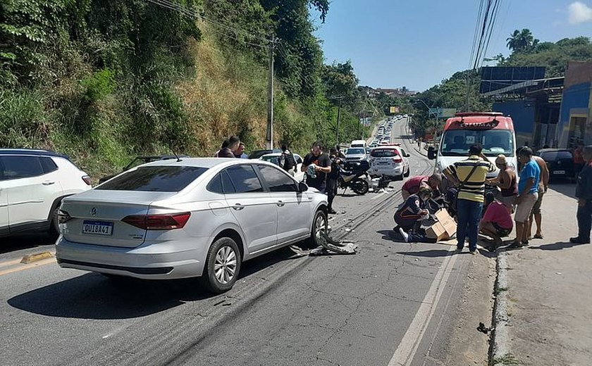 Vítima de acidente na Leste-Oeste está em estado crítico no HGE