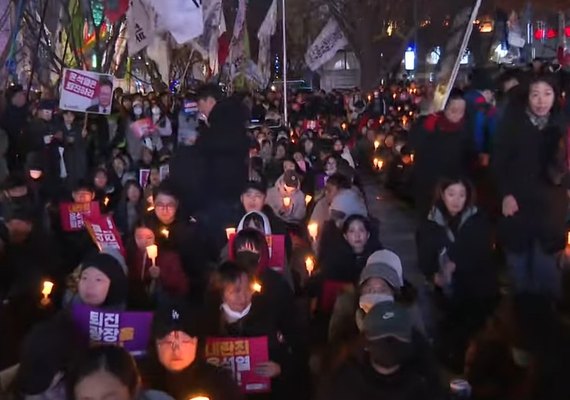 Manifestantes exigem renúncia de presidente da Coreia do Sul