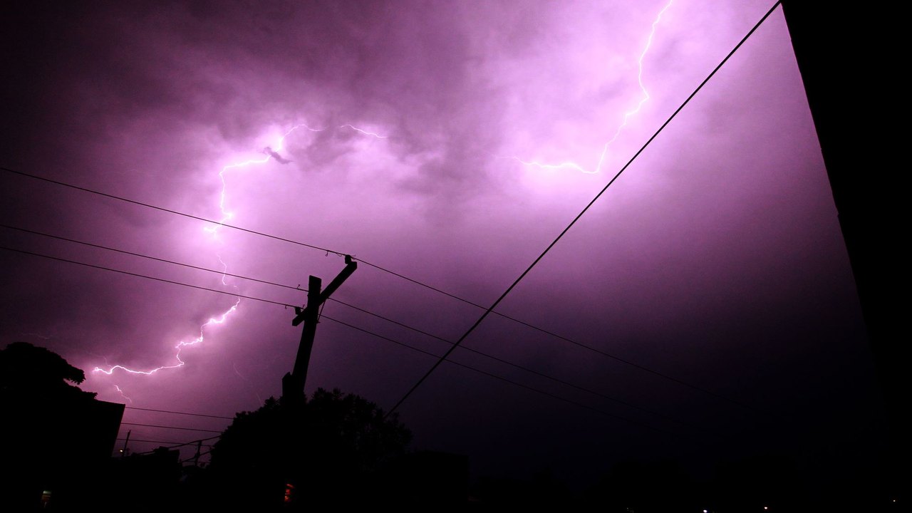 Inmet emite alerta de tempestades de 'grande perigo' para quatro estados e há chance de temporal por todo o país