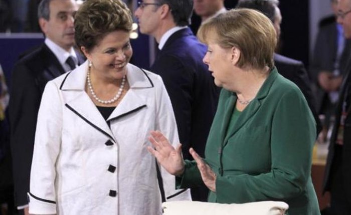 Dilma Rousseff retorna hoje da viagem de três dias a Hannover, na Alemanha