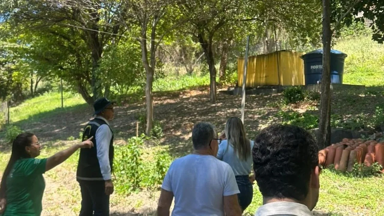Fiscalização identifica lançamento de efluentes sobre área de instituição em Cruz das Almas