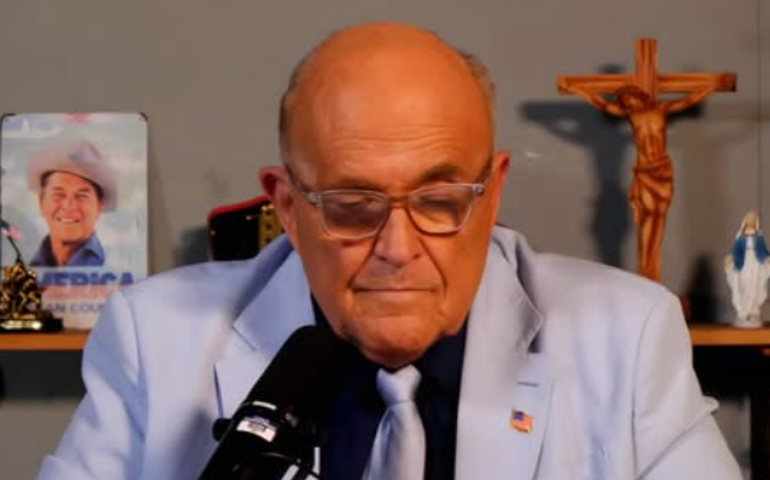 Ex-advogado de Trump, Rudy Giuliani é internado após múltiplos ferimentos em acidente de carro