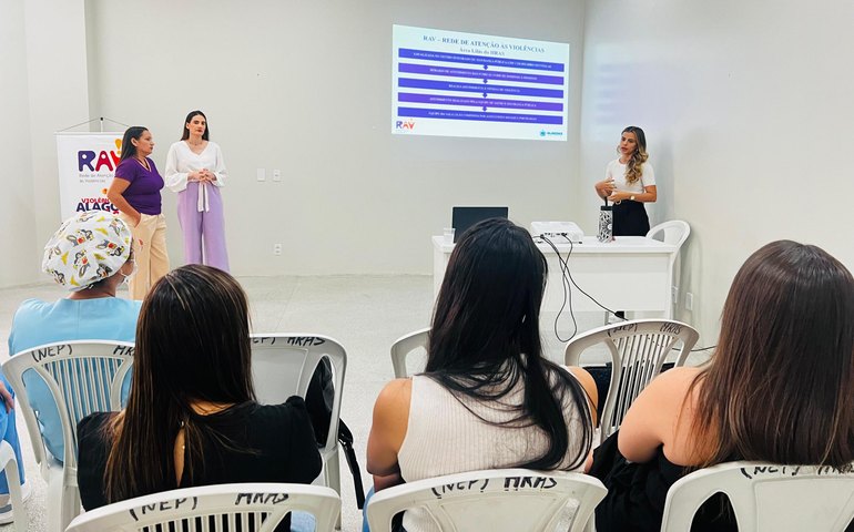  Hospital Regional do Alto Sertão realiza ação de conscientização sobre o Agosto Lilás 