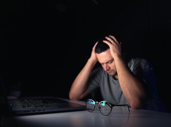 Sucesso profissional em tempos de exaustão: por que tanta gente competente sente que está falhando