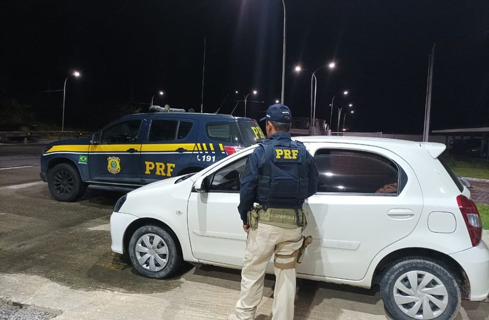 Idoso é perseguido pela PRF e acaba preso por dirigir embriagado na contramão em São Cristóvão