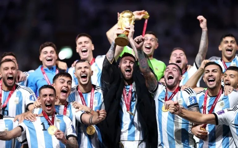 Em final histórica, Argentina vence França nos pênaltis e é tricampeã mundial