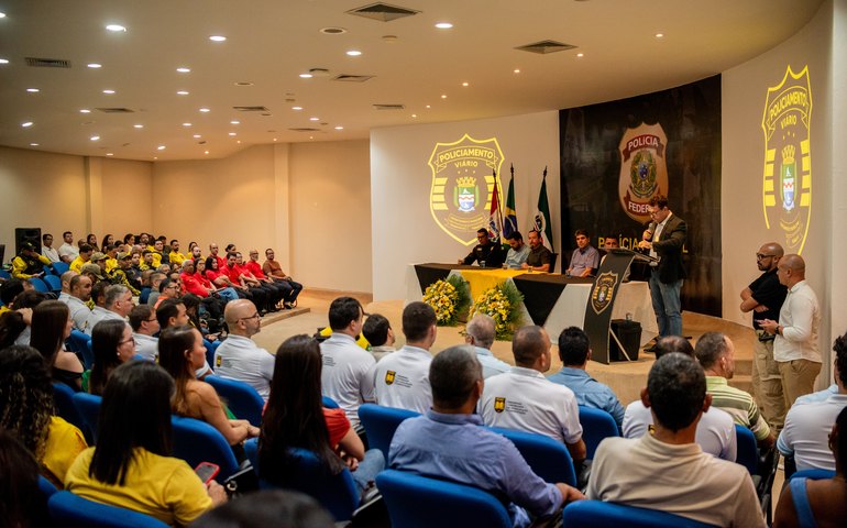 Novos agentes de trânsito recebem formação sobre mobilidade urbana e reforço da segurança viária