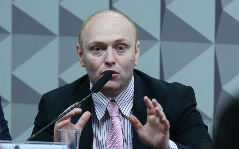 Depoimento de hacker na CPI do 8 de janeiro repercute na mídia internacional