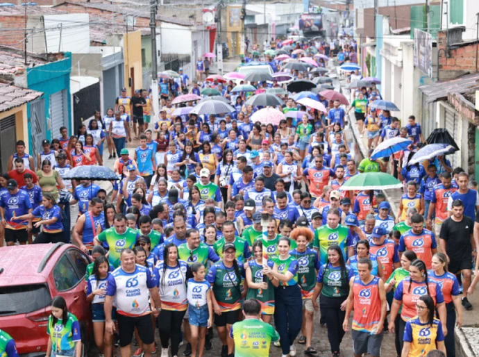 Milhares de pessoas participaram da Chama da Integração em comemoração aos 65 anos de Campo Alegre