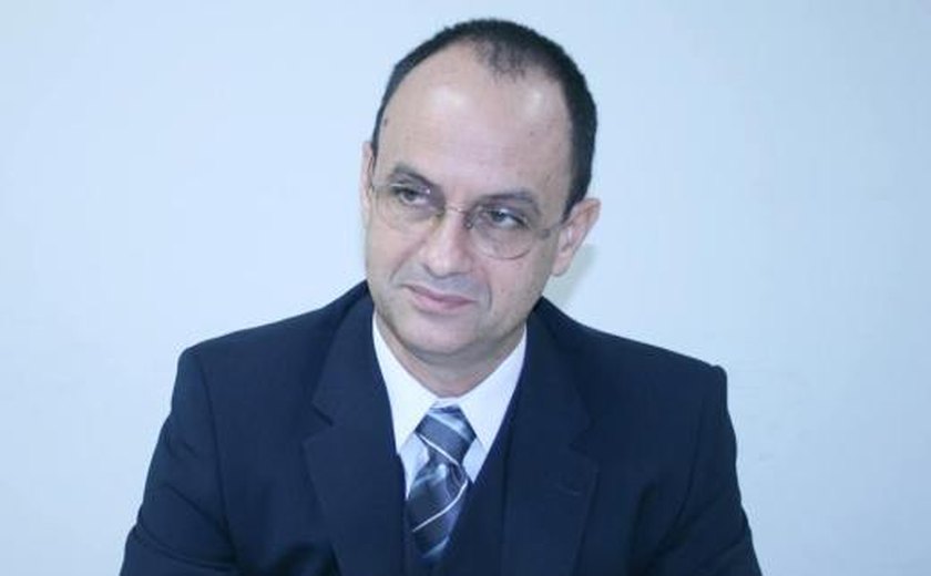 Procurador-geral participa de homenagem ao jurista Marcos Bernardes de Mello