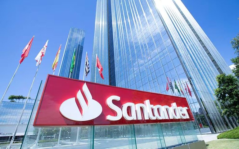 Continuamos torcendo para acordo com os EUA sobre tarifaço, diz presidente do Santander Brasil