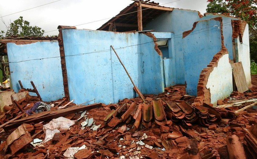 Desabamento deixa sete famílias desabrigadas em Palmeira