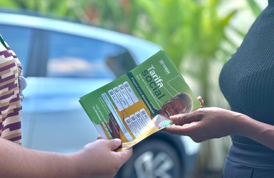 Famílias em vulnerabilidade podem solicitar Tarifa Social da Verde Alagoas a qualquer momento