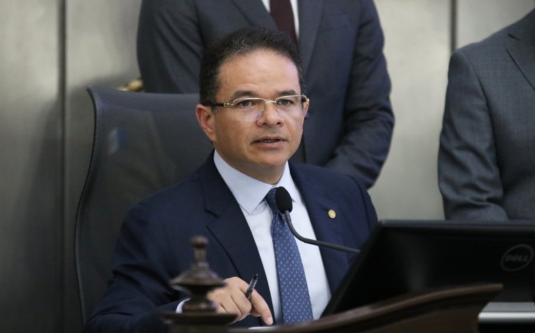 Marcelo Victor é reeleito por unanimidade presidente da Assembleia Legislativa de Alagoas