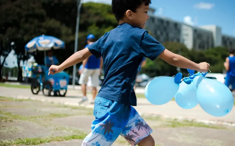 Dia do Orgulho Autista, em 18 de junho, avança no Senado