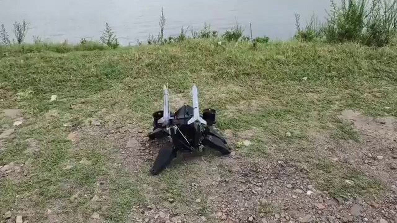 Robô 3 em 1? Inventor chinês impressiona com máquina que domina terra, água e ar