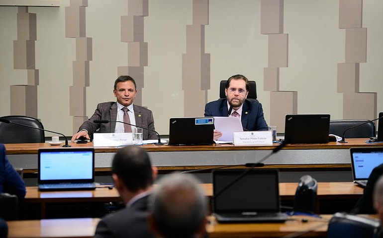 CPI das ONGs quer que Funai explique estrangeiros em terras indígenas