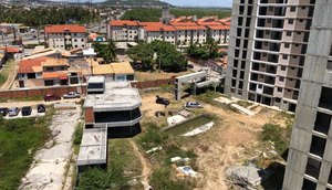 Polícia Militar desocupa condomínio invadido por populares na Barra dos Coqueiros