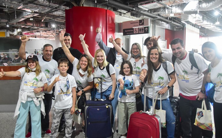 Governo de Alagoas recepciona turistas argentinos no Aeroporto Internacional Zumbi dos Palmares