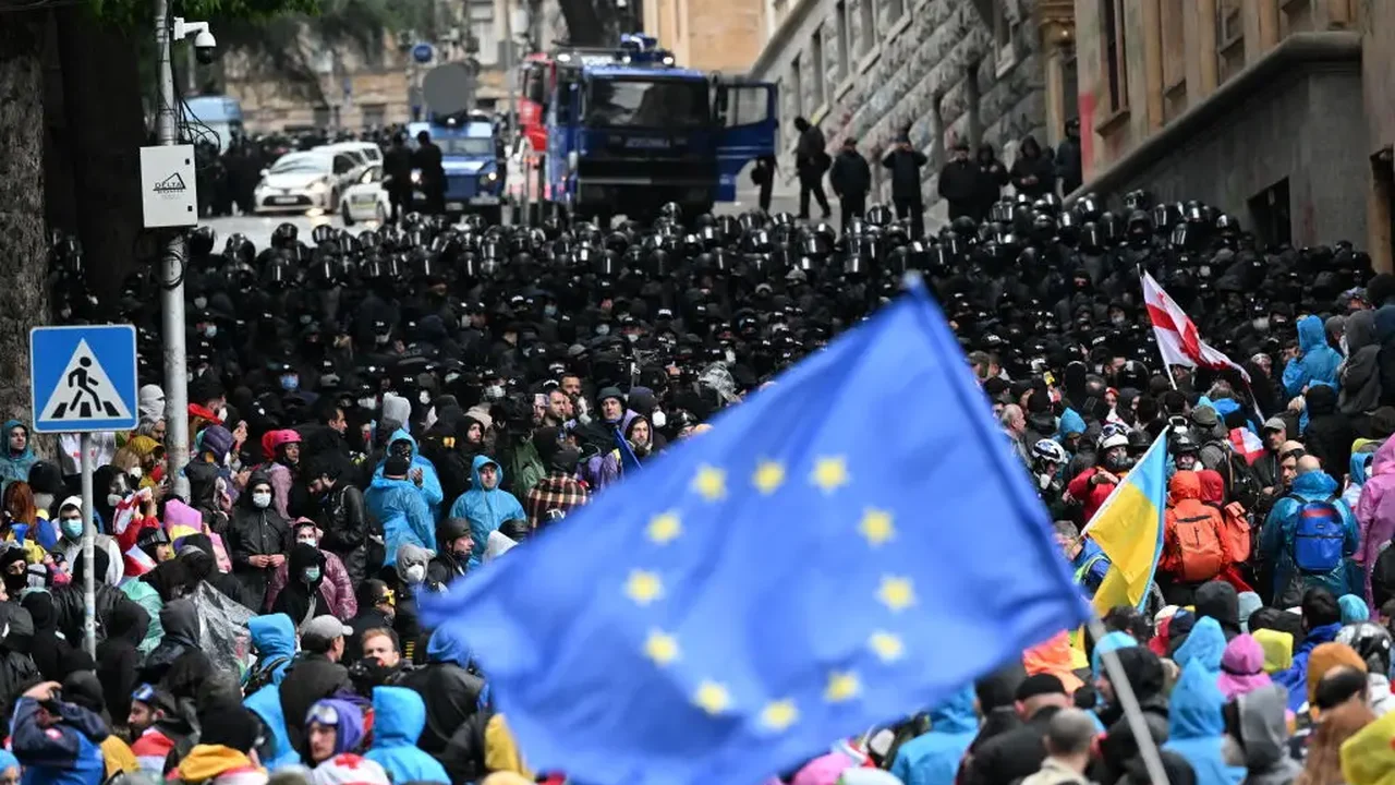 Presidente da Geórgia veta lei de influência estrangeira similar à da Rússia: 'Contradiz nossa Constituição'