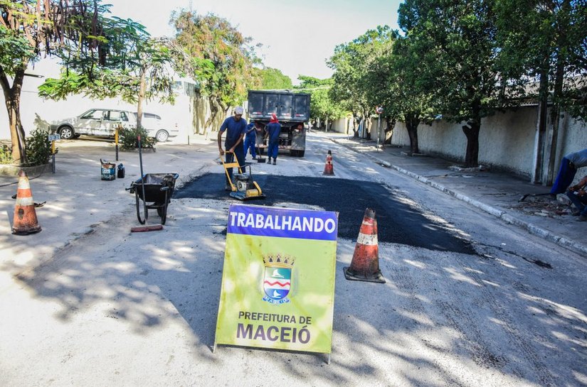 Maceió: Seminfra investe nos serviços de manutenção em diversas vias