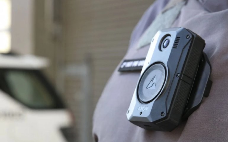 Mortes por policiais caem 61% em 2 anos após uso de câmeras na farda