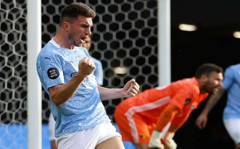 Manchester City vence Arsenal em Londres e assume liderança do Campeonato Inglês