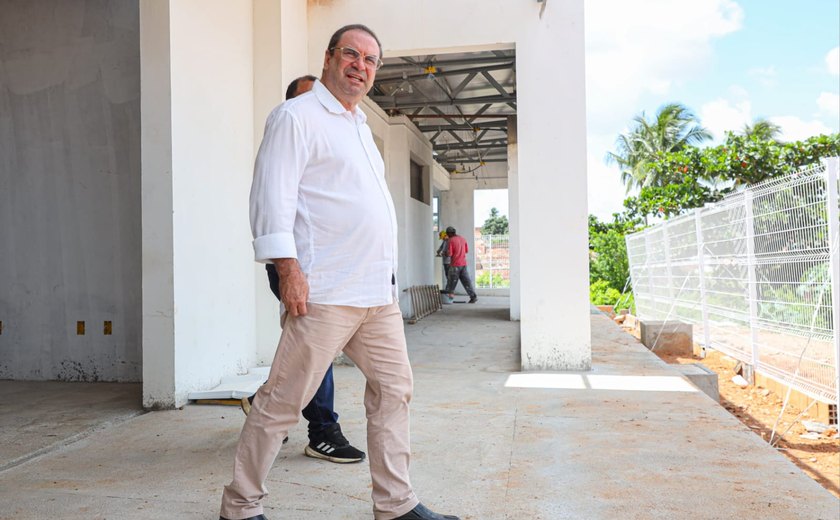 Gestão de Luciano constrói moderna creche na Quiçaça