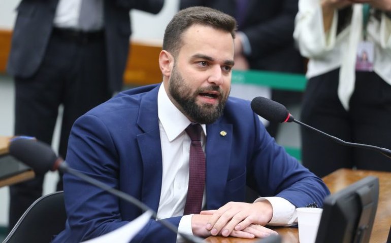 Audiência debate repasse a atletas de parte da receita de apostas esportivas