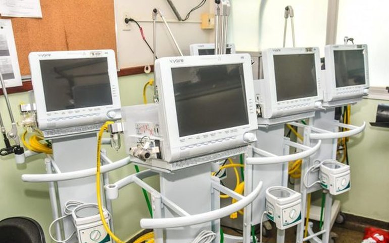 Governador do AM é alvo de buscas da PF por fraudes na compra de respiradores