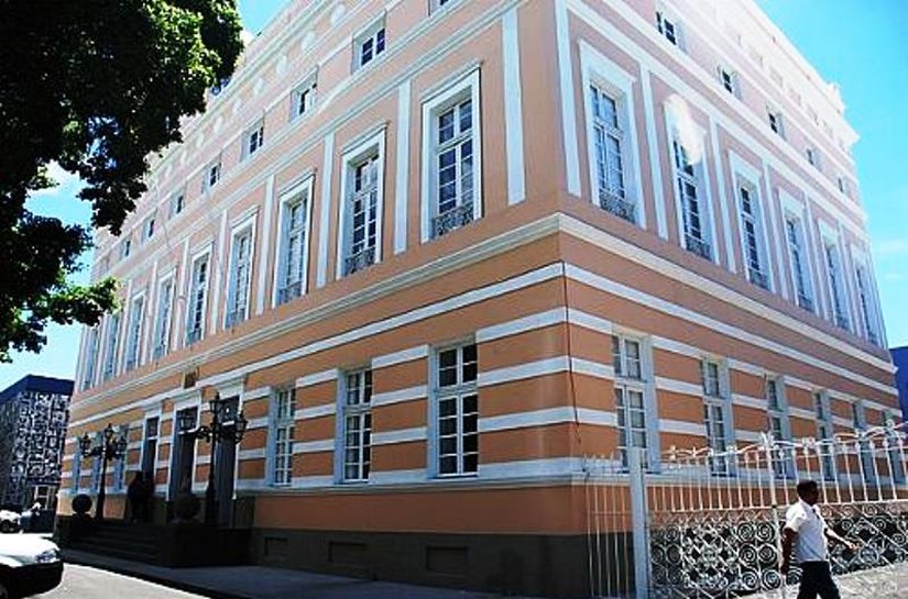 Comissões da Assembleia convocam reunião para a manhã desta terça-feira