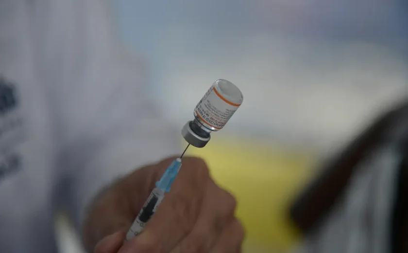 Ministério da Saúde Compra 12,5 Milhões de Doses de Vacina Moderna