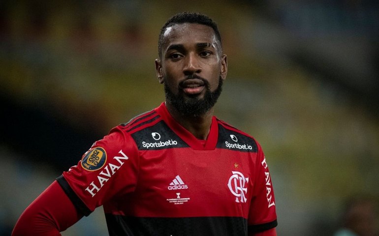Braz confirma tentativa do Fla por Gerson, mas admite dificuldade na negociação