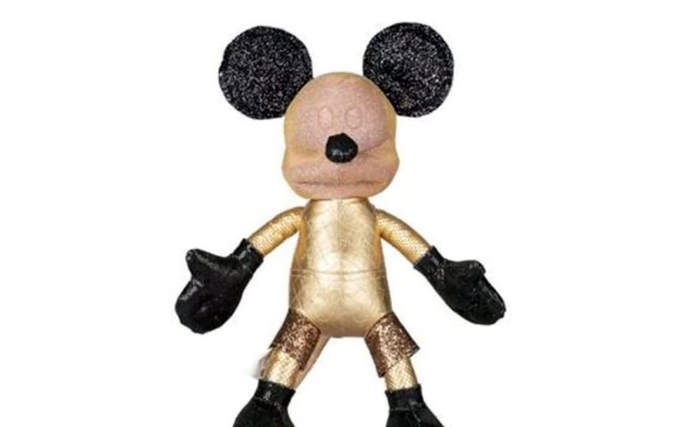 Instituições se juntam à Disney e lançam boneco para pessoas com TEA